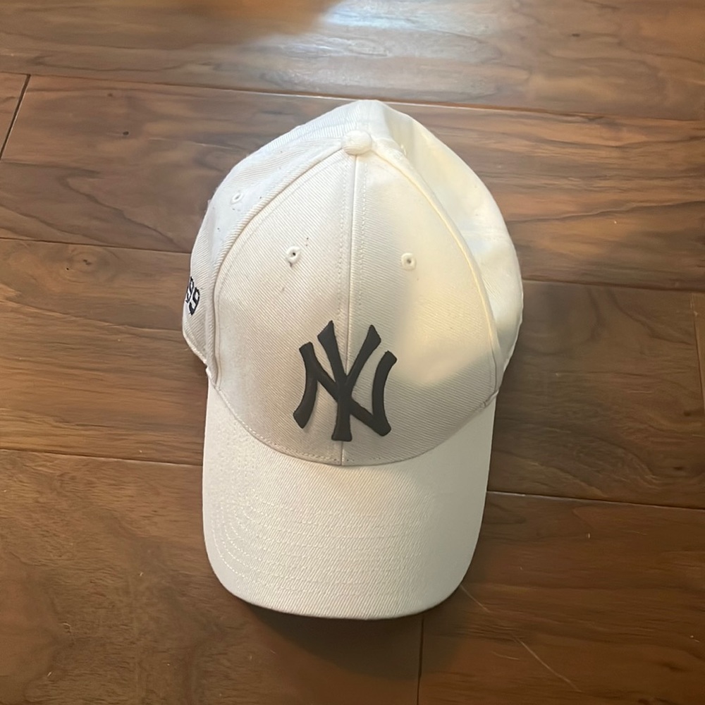 White Yankees Hat